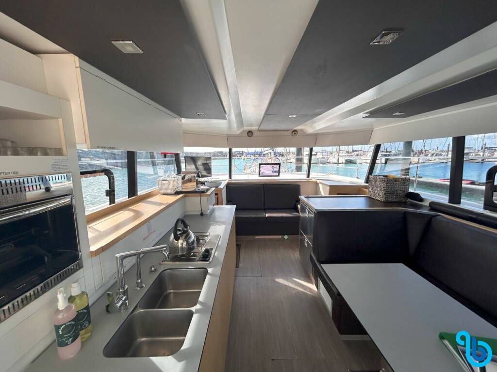 Fountaine Pajot MY 37, PLUTON_DB