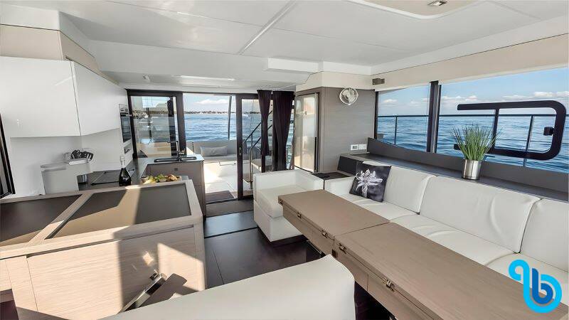 Fountaine Pajot MY5, Red Lyon