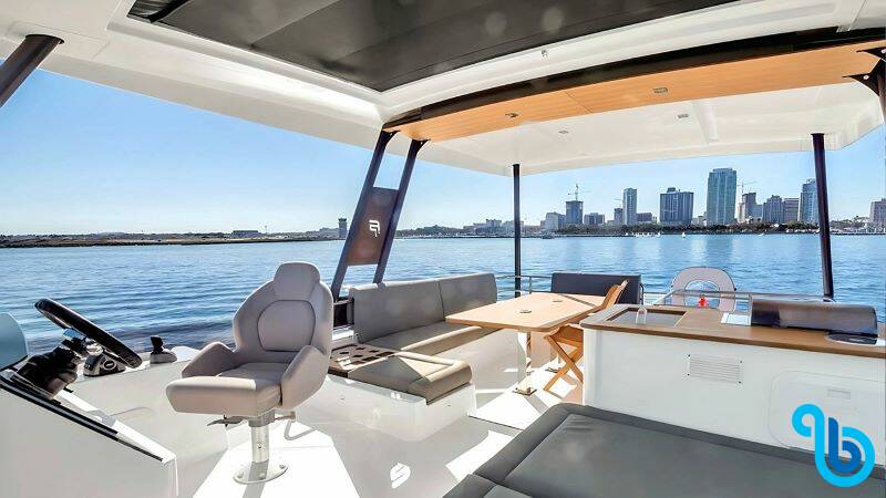 Fountaine Pajot MY5, Red Lyon