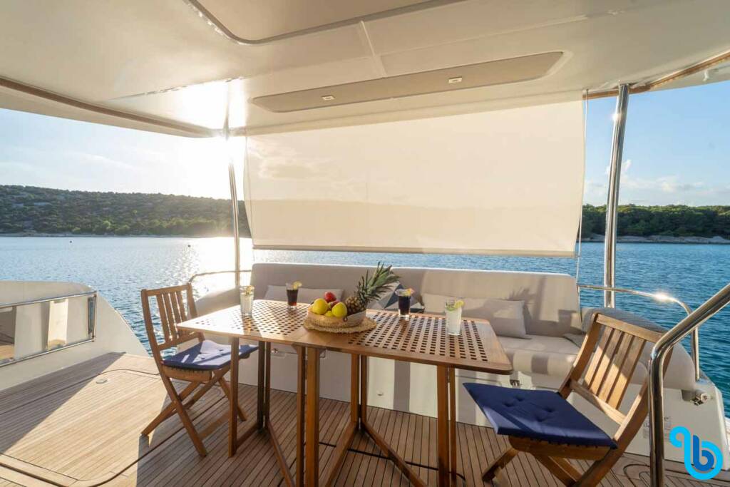 Fountaine Pajot MY6, FAMILY 2.0