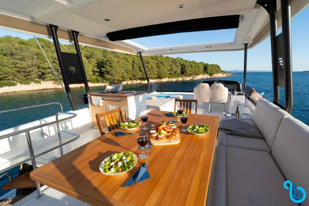 Fountaine Pajot MY6, FAMILY 2.0