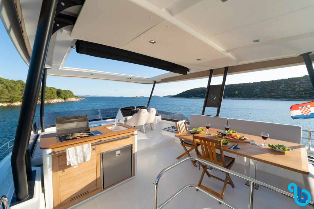 Fountaine Pajot MY6, FAMILY 2.0