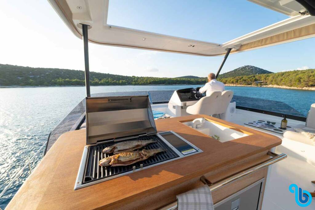 Fountaine Pajot MY6, FAMILY 2.0