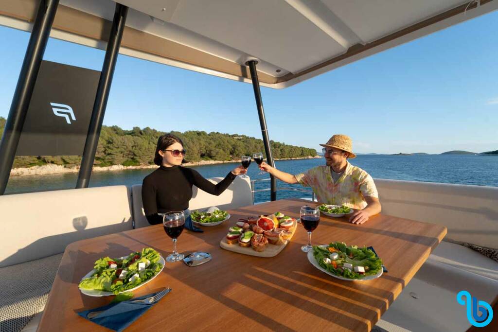 Fountaine Pajot MY6, FAMILY 2.0