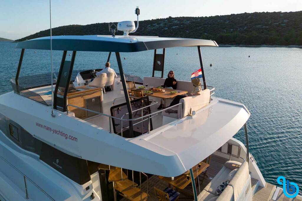 Fountaine Pajot MY6, FAMILY 2.0