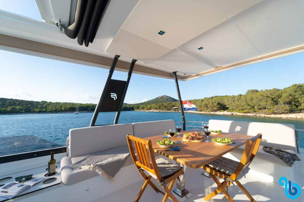 Fountaine Pajot MY6, FAMILY 2.0