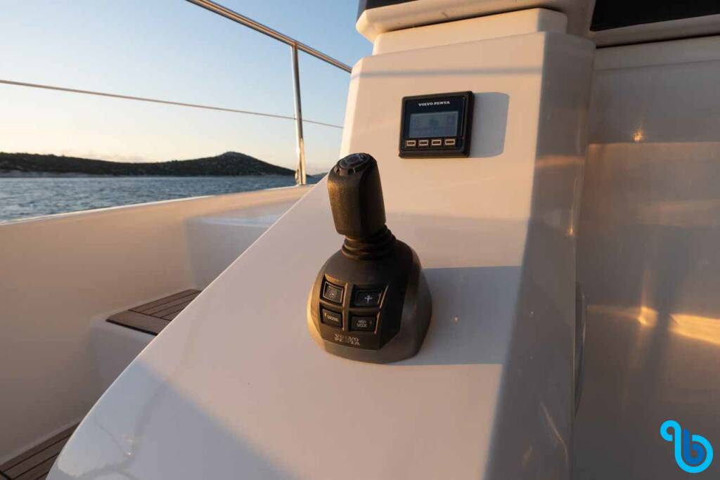 Fountaine Pajot MY6, FAMILY 2.0