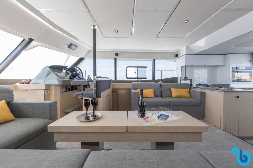 Fountaine Pajot MY6, FAMILY 2.0