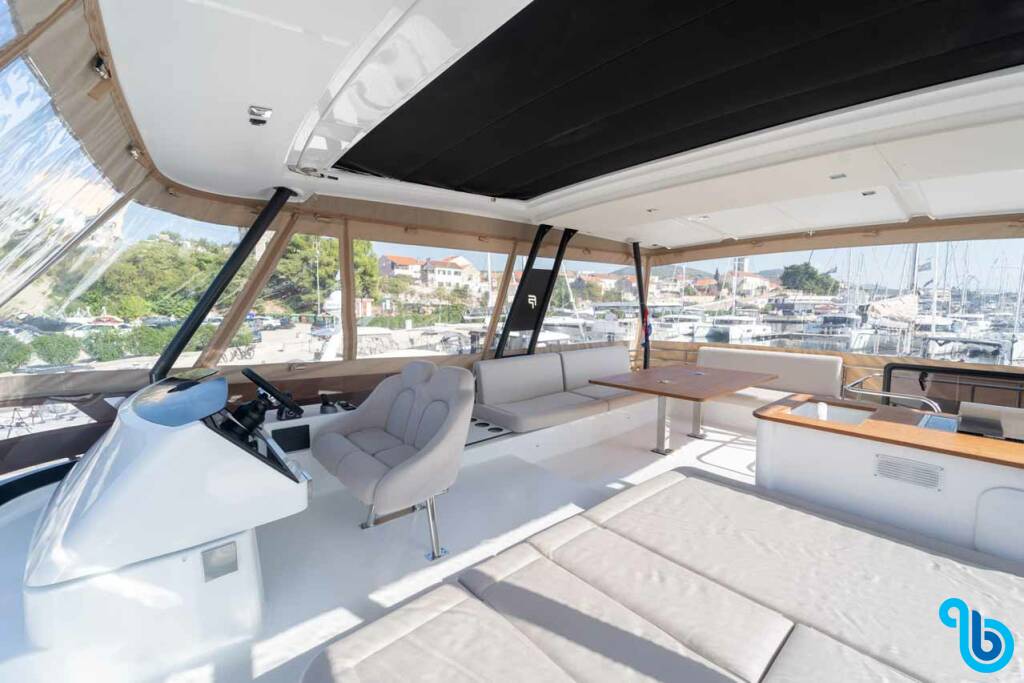 Fountaine Pajot MY6, FAMILY 2.0