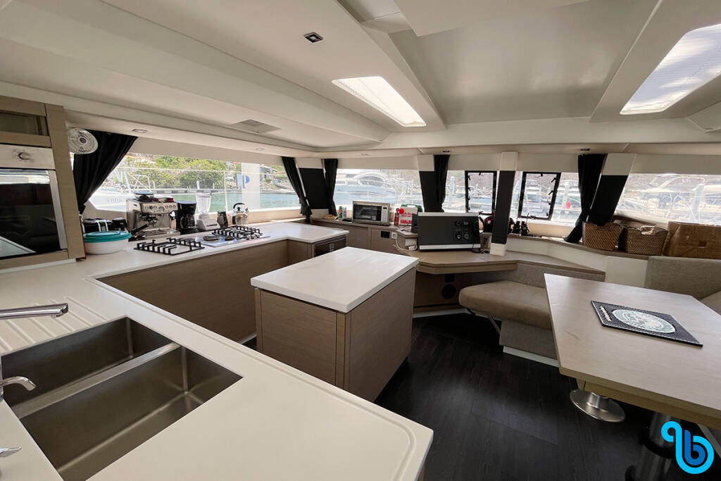 Fountaine Pajot Saba 50, GOOD VIBRATIONS