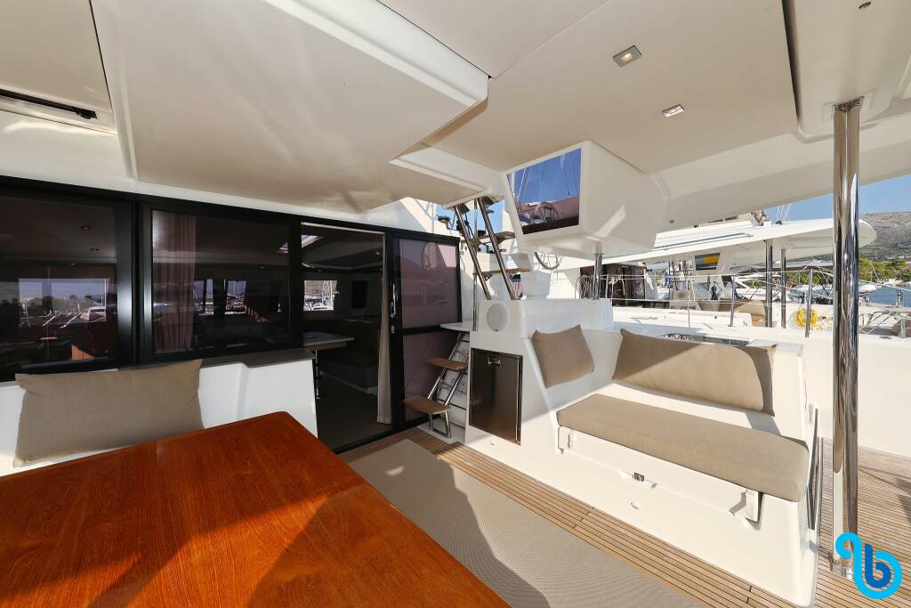 Fountaine Pajot Saba 50, POCO LOCO