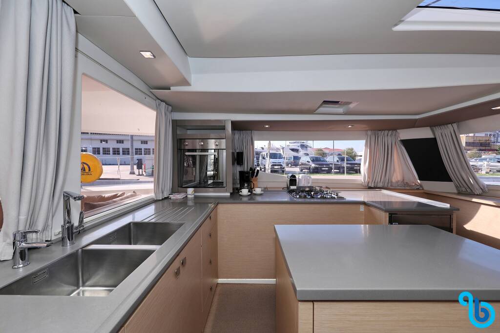 Fountaine Pajot Saba 50, POCO LOCO