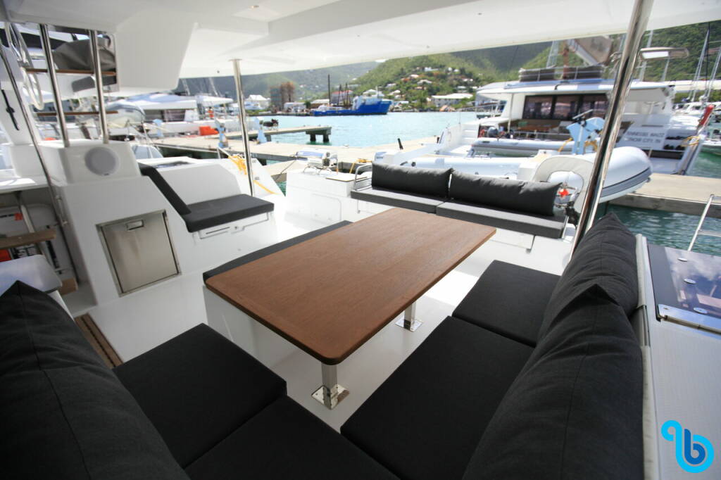 Fountaine Pajot Saona 47 (Quintet), Three Sheets