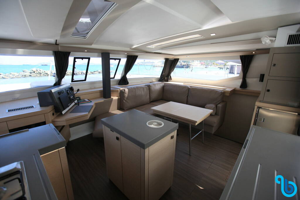 Fountaine Pajot Saona 47 (Quintet), Three Sheets