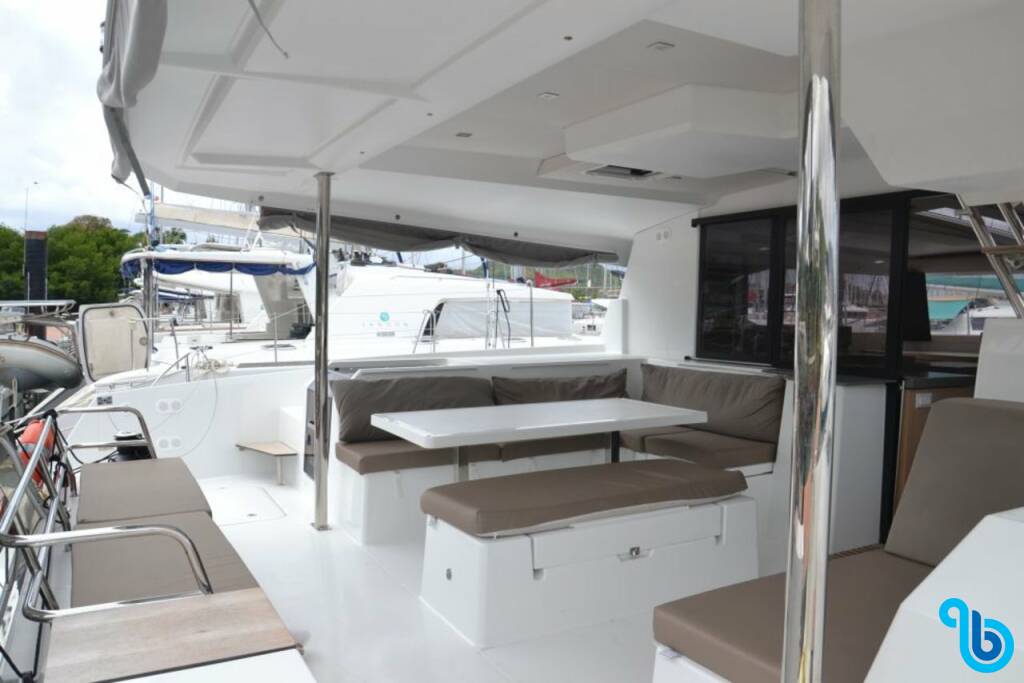 Fountaine Pajot Saona 47 (Quintet), PENFRET **