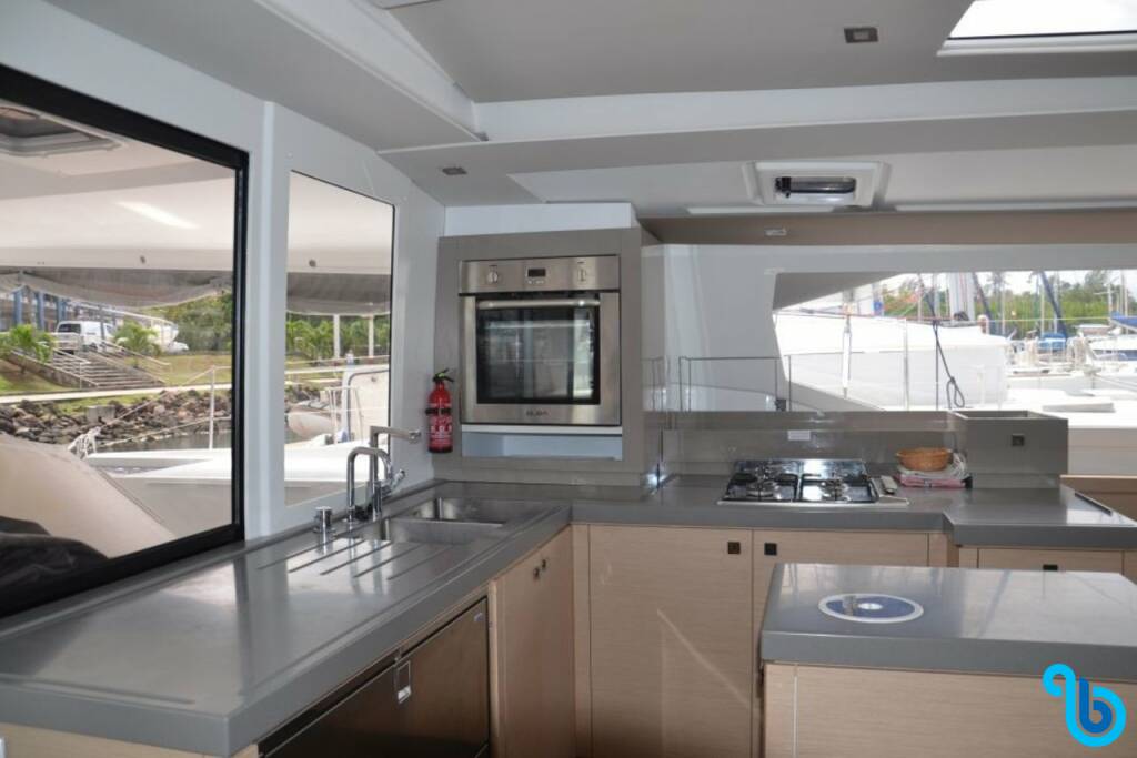 Fountaine Pajot Saona 47 (Quintet), PENFRET **