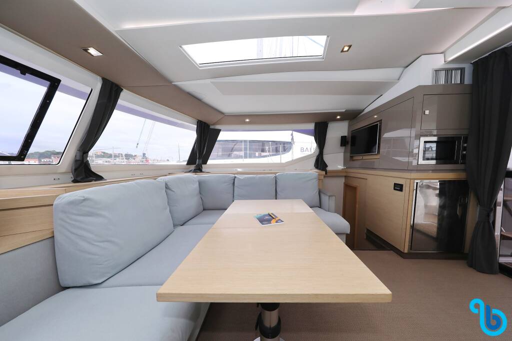 Fountaine Pajot Saona 47 (Quintet), MARTIN V