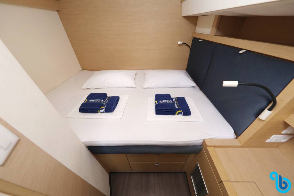 Fountaine Pajot Saona 47 (Quintet), MARTIN V