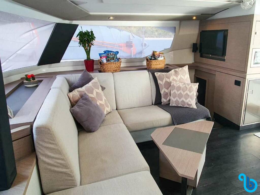 Fountaine Pajot Saona 47, Champs-Elysees