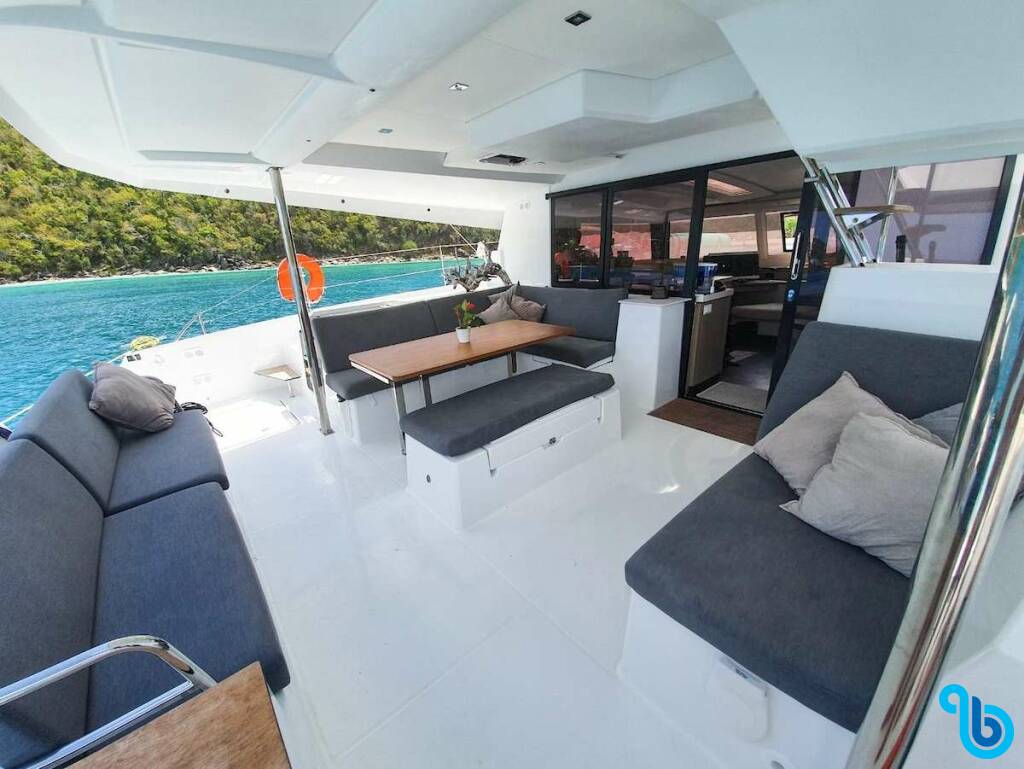 Fountaine Pajot Saona 47, Champs-Elysees