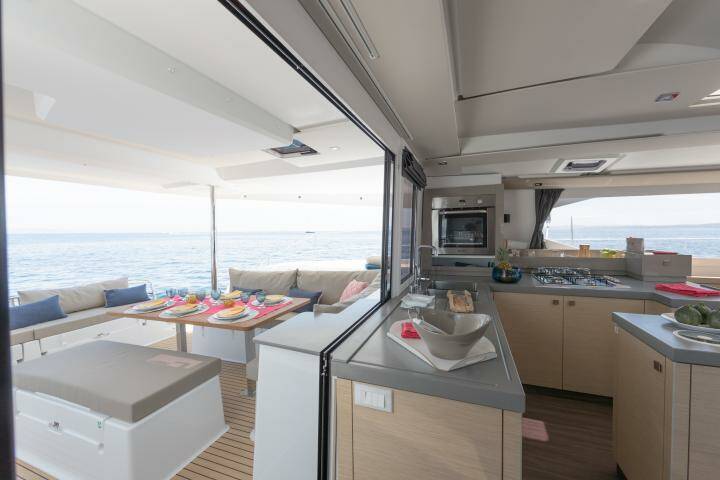 Fountaine Pajot Saona 47, Lola 2