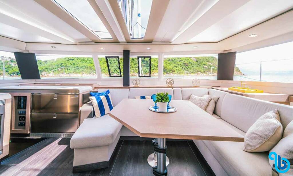 Fountaine Pajot Tanna 47, Sam