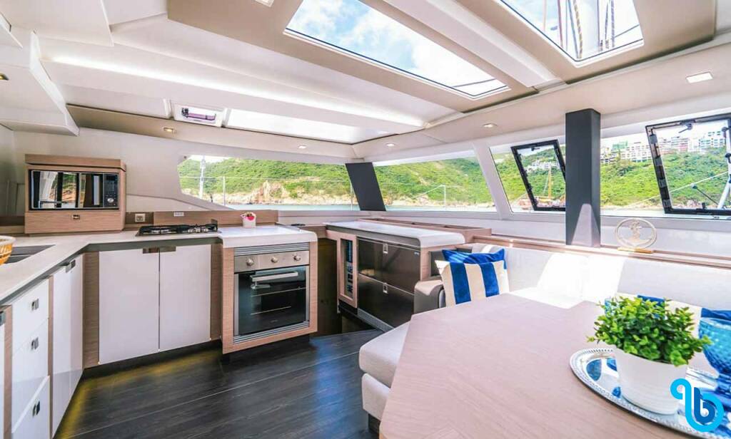 Fountaine Pajot Tanna 47, Sam