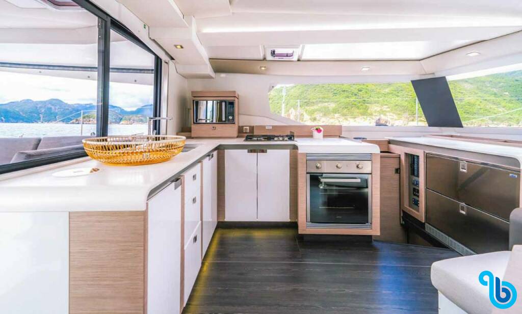 Fountaine Pajot Tanna 47, Sam