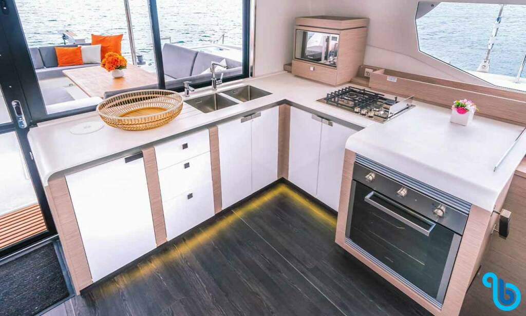 Fountaine Pajot Tanna 47, Sam