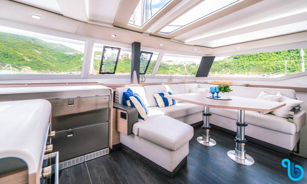 Fountaine Pajot Tanna 47, Helidoni