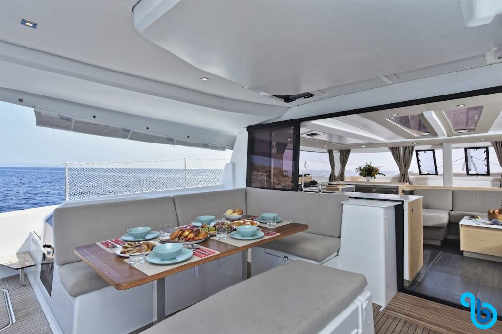 Fountaine Pajot Tanna 47, Helidoni