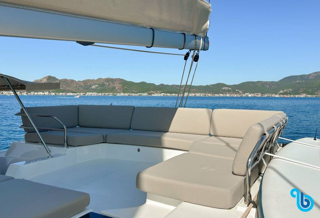 Fountaine Pajot Tanna 47, Angara