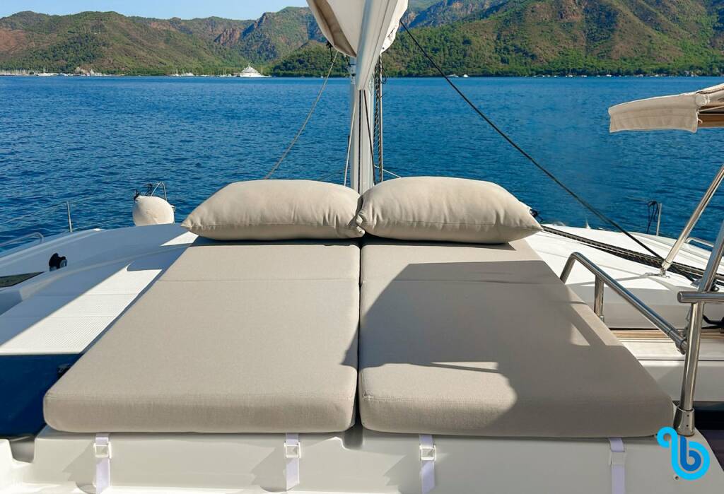 Fountaine Pajot Tanna 47, Angara