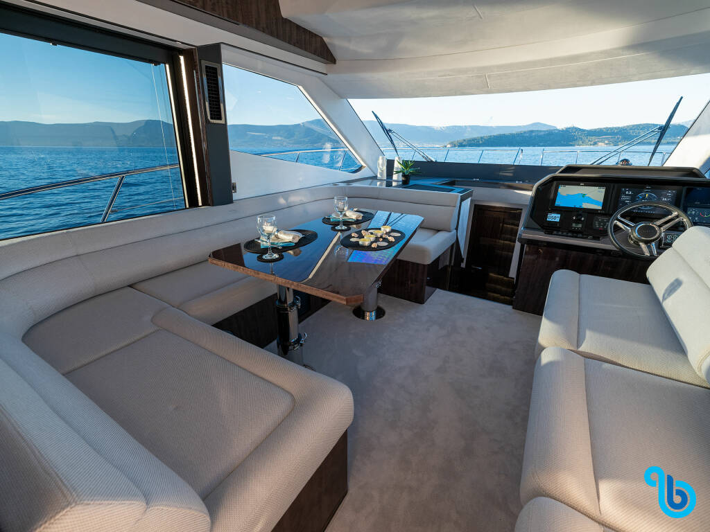 Galeon 500 Fly, 