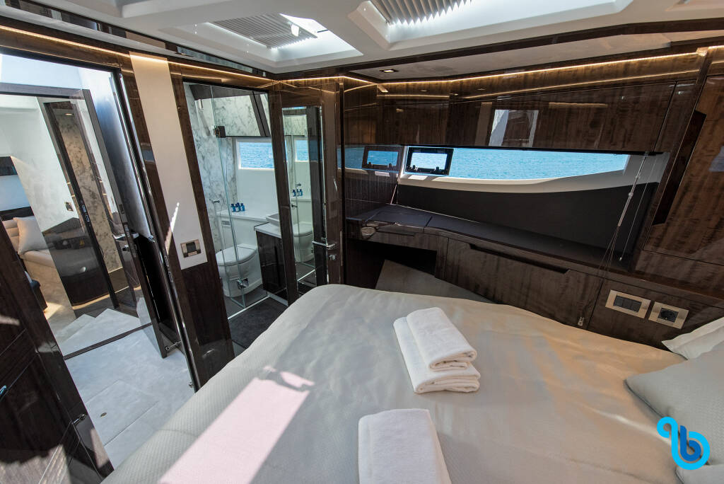 Galeon 500 Fly, 