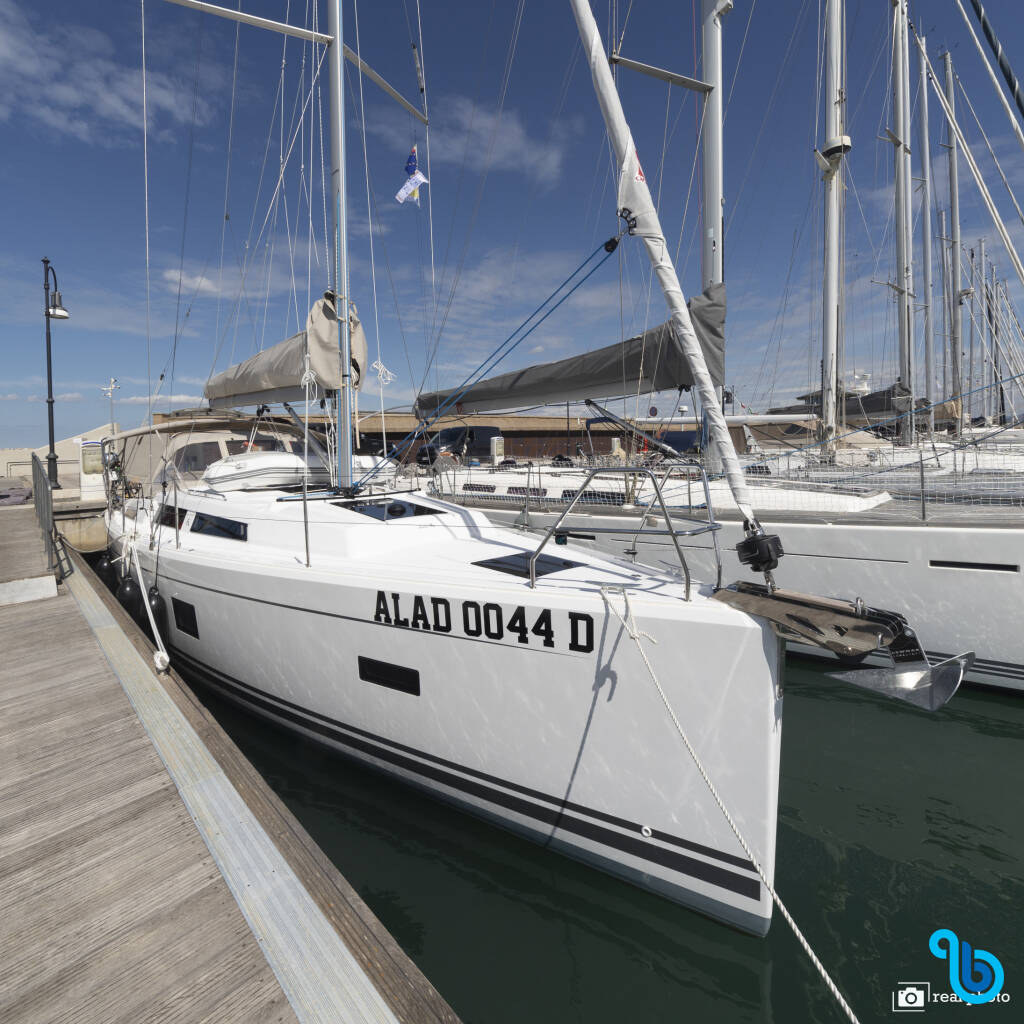 Hanse 388, TECLA