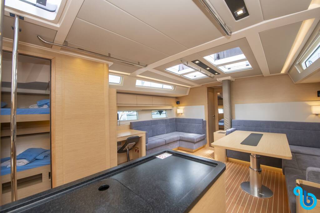 Hanse 548, 