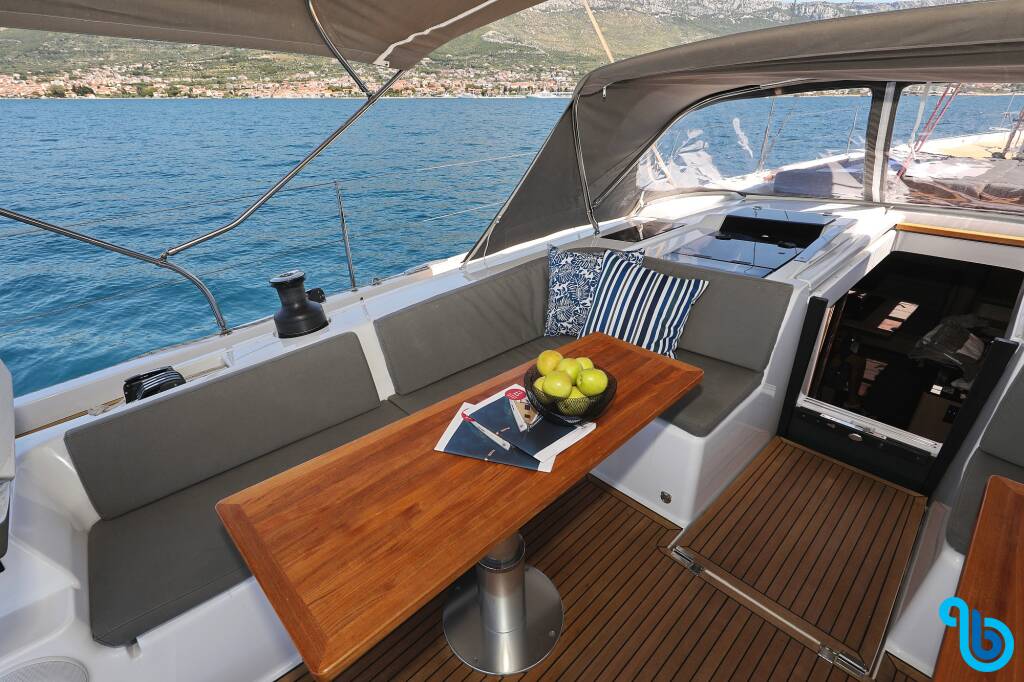 Hanse 588, 