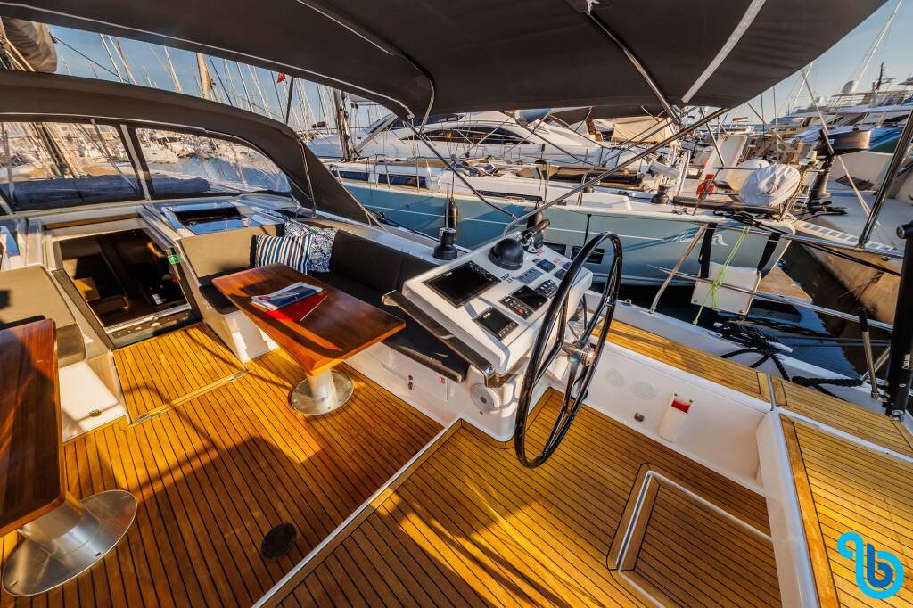 Hanse 588, 