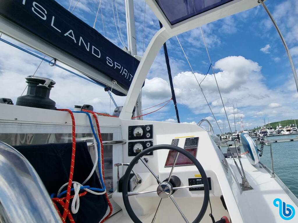 Island Spirit 410, Kaya