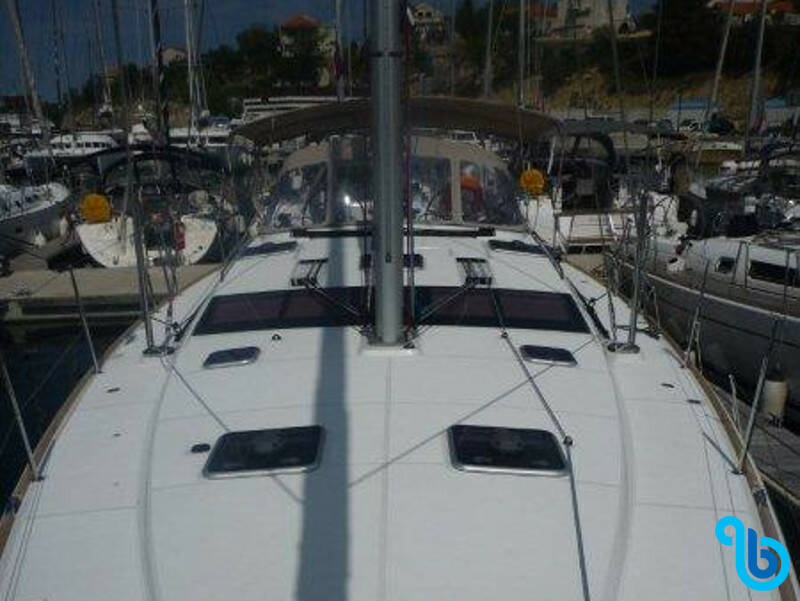 Jeanneau 53, Triton