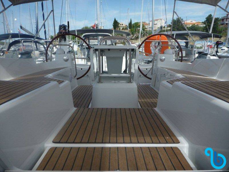 Jeanneau 53, Triton