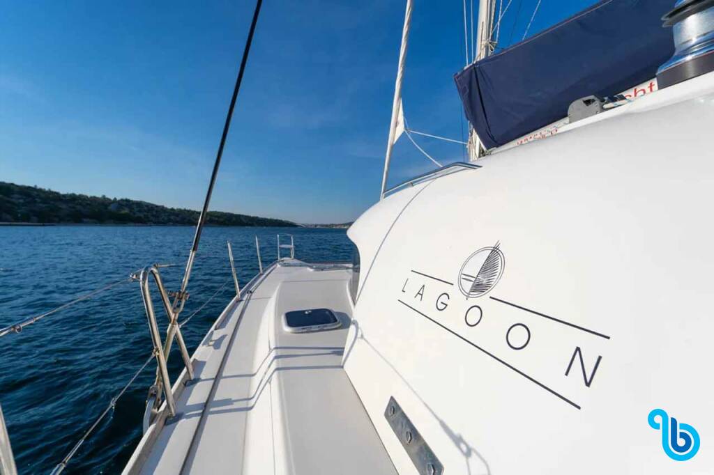 Lagoon 380, Twin Star