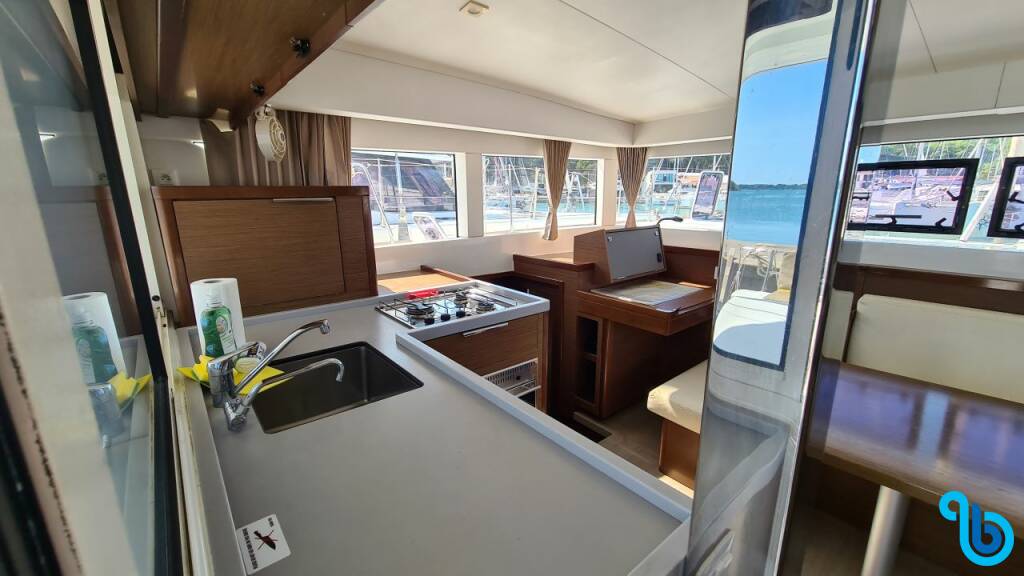 Lagoon 40, OCEAN KING III **