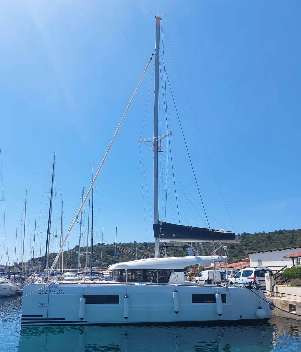 Lagoon 40, Bahia Real BLUE HULL