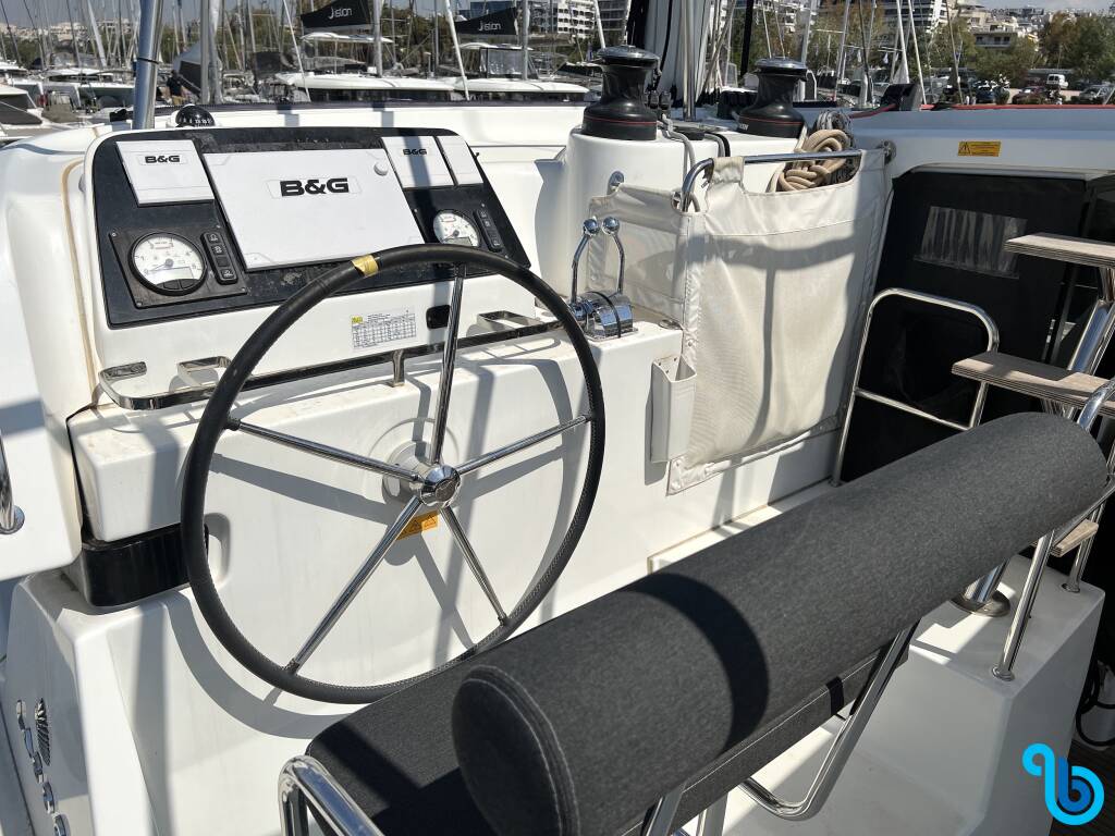 Lagoon 42, Sea Hawk