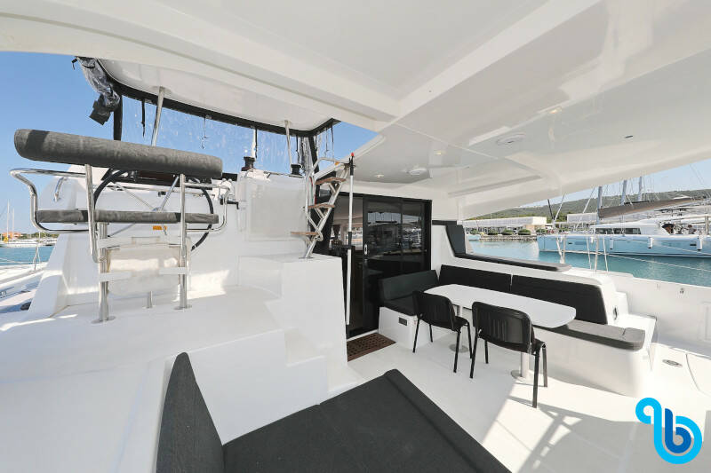 Lagoon 42, ROYAL SALUTE