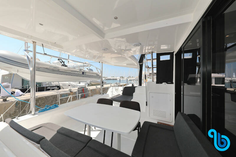 Lagoon 42, ROYAL SALUTE