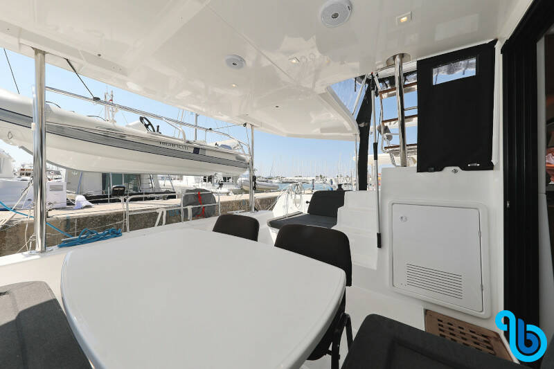 Lagoon 42, ROYAL SALUTE