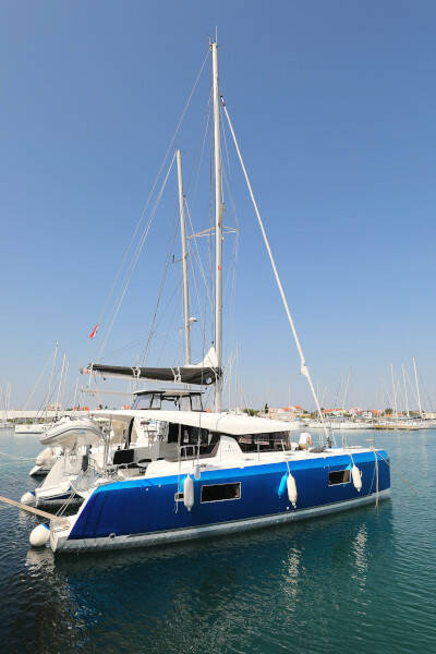 Lagoon 42, ROYAL SALUTE